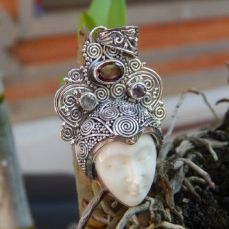 Liontin Perak Kombinasi Tulang Motif Ukiran Bali 100063 Ku Ka